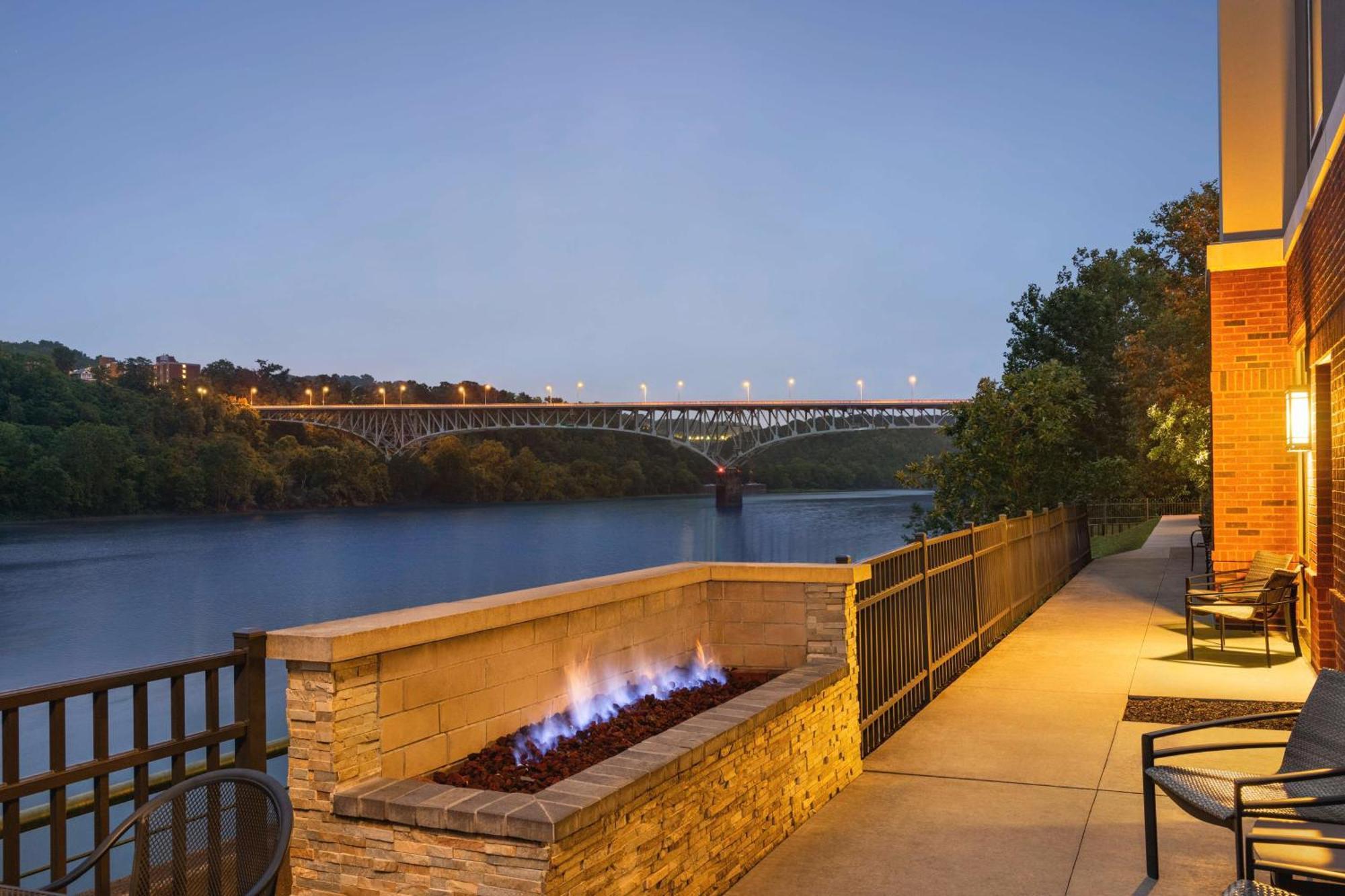 Hampton Inn & Suites Pittsburgh Waterfront West Homestead Exteriör bild